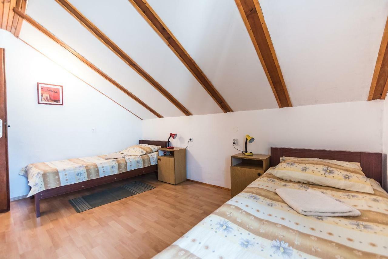 Kiwi Apartments Gornji Karin Exterior foto